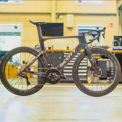 Montaje de la Nueva Foil RC de Romain Bardet Para el Tour de Francia