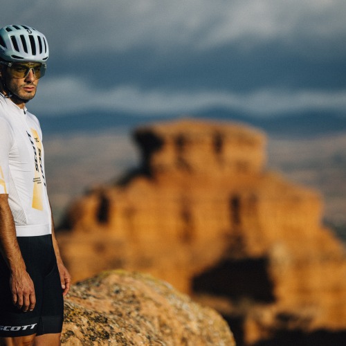 Vuelve Far West Race by SCOTT